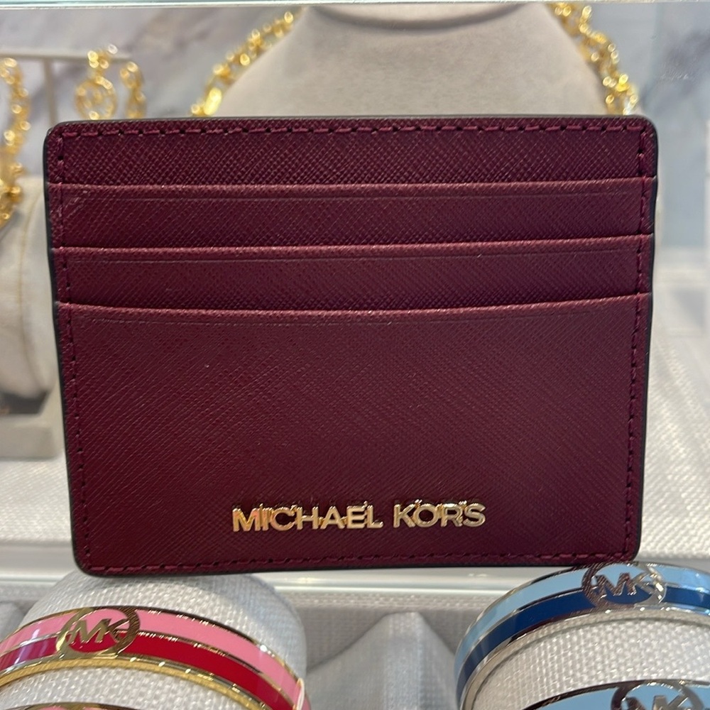 MICHAEL KORS
Large Pebbled Leather Card Holder Case
Dark Cherry 
NWT